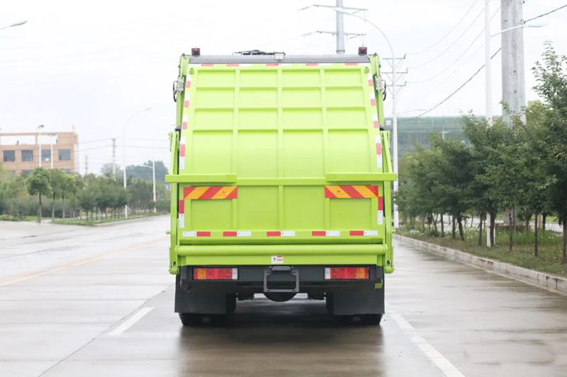 中潔牌壓縮式垃圾車(chē)
